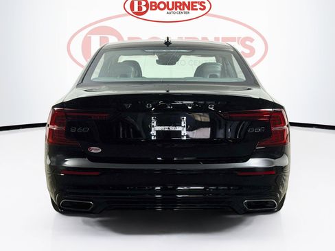Used 2022 Volvo S60 B5 Momentum AWD/4WD image 8