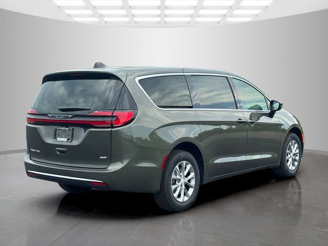 New 2027 Chrysler Pacifica Select AWD/4WD image 7