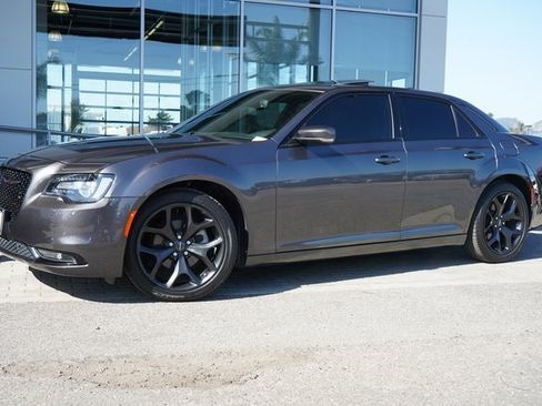 Used 2022 Chrysler 300 S w/ Comfort Group image 4