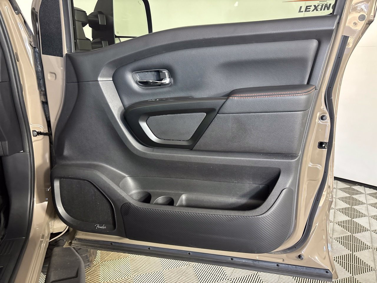 Used 2024 Nissan Titan PRO-4X w/ Pro-4x Convenience Package AWD/4WD image 31