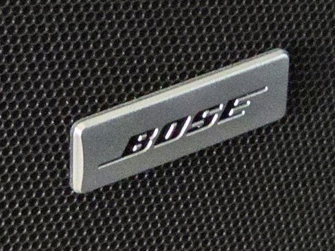 Used 2025 Chevrolet Suburban Premier image 25