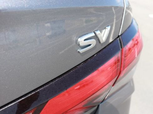 Used 2023 Nissan Versa SV FWD image 7
