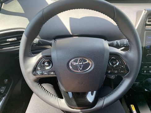 Used 2019 Toyota Prius XLE FWD image 19