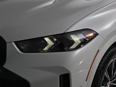 New 2026 BMW X5 xDrive50e w/ M Sport Package image 31