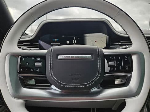 Used 2025 Land Rover Range Rover Long Wheelbase Autobiography image 27