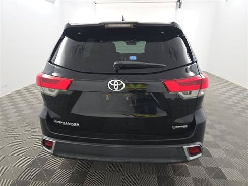 Used 2018 Toyota Highlander Limited FWD image 5