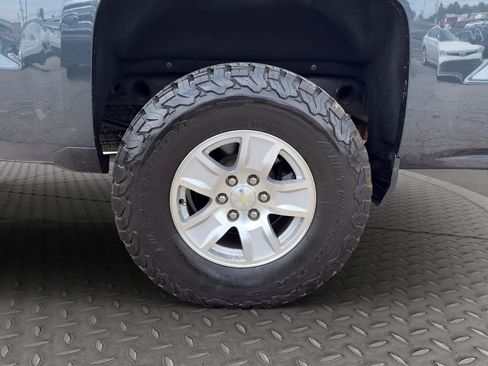 Used 2019 Chevrolet Silverado 1500 LT AWD/4WD image 30