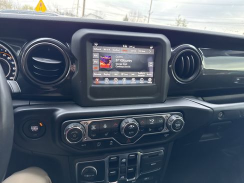 Used 2022 Jeep Wrangler Unlimited Sport image 22