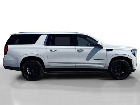 Used 2023 GMC Yukon XL Denali w/ LPO, Floor Liner Package AWD/4WD image 6