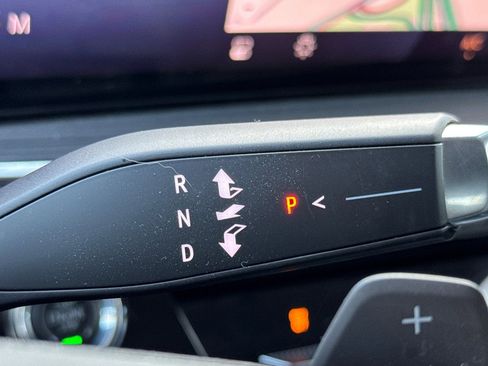 Certified 2025 Buick Envision Preferred image 25