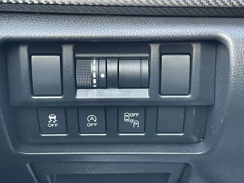 Used 2022 Subaru Crosstrek 2.0i Premium w/ Moonroof Package image 21