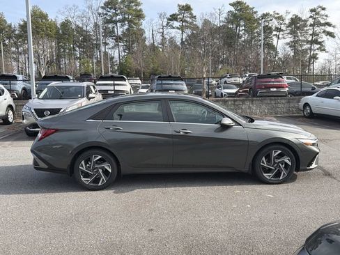 New 2026 Hyundai Elantra Limited image 8