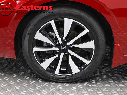 Used 2024 Nissan Sentra SV w/ SV Premium Package FWD image 32