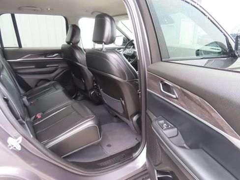 Used 2023 Jeep Grand Cherokee Limited AWD/4WD image 30
