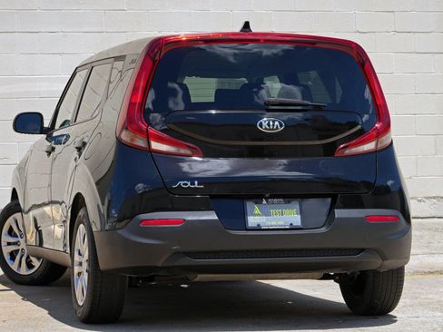 Used 2020 Kia Soul LX FWD image 5