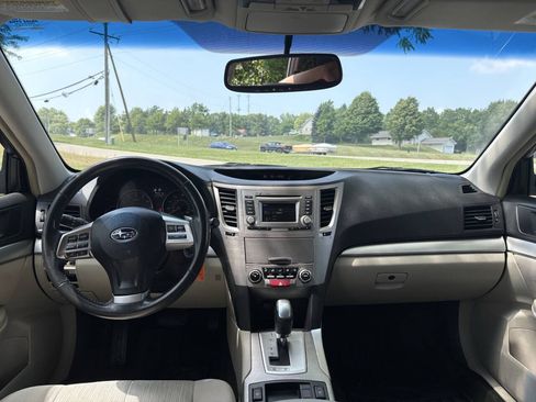 Used 2014 Subaru Outback 2.5i Premium w/ Moonroof Package AWD/4WD image 18