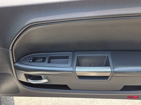 Used 2014 Dodge Challenger SXT RWD image 15