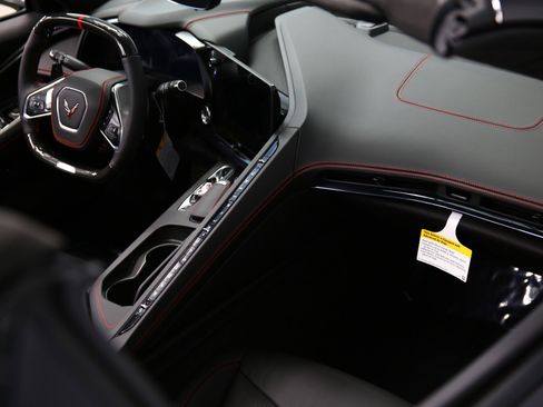 Used 2024 Chevrolet Corvette Z06 w/ Z07 Performance Package RWD image 65
