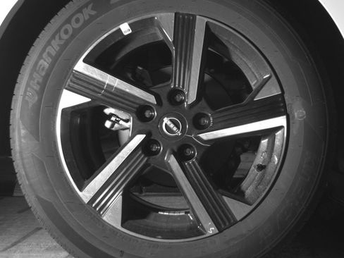 Used 2025 Nissan Sentra SV FWD image 18