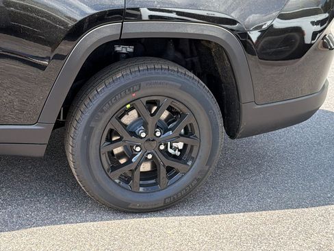 New 2026 Jeep Grand Cherokee L 4WD image 12