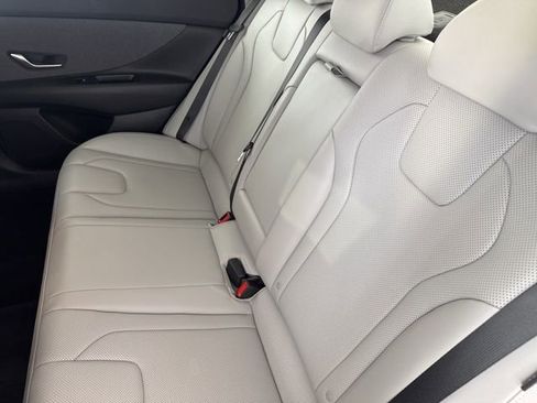 Used 2025 Hyundai Elantra Limited FWD image 25