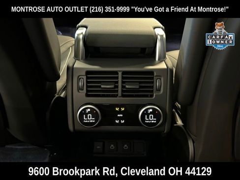 Used 2024 Land Rover Discovery Dynamic SE image 27