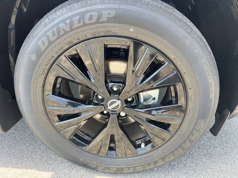 Certified 2023 Nissan Rogue SV w/ SV Premium B Package FWD image 12
