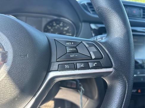 Used 2020 Nissan Rogue S image 28