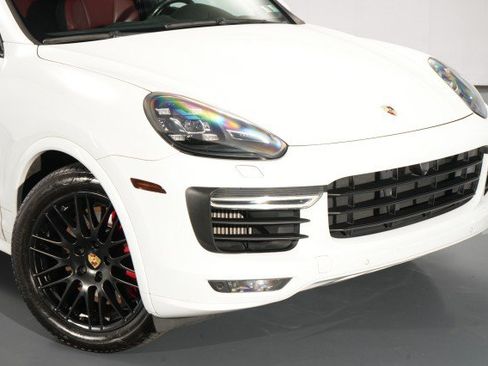 Used 2016 Porsche Cayenne GTS AWD/4WD image 10