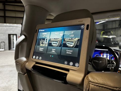 Used 2017 Chrysler Pacifica Touring-L Plus w/ Advanced Safetytec Group image 25