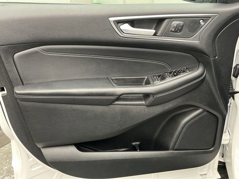 Certified 2023 Ford Edge Titanium w/ Class II Trailer Tow Package image 8