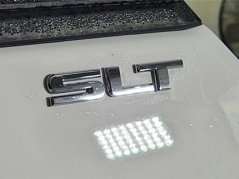 Used 2021 GMC Terrain SLT image 23