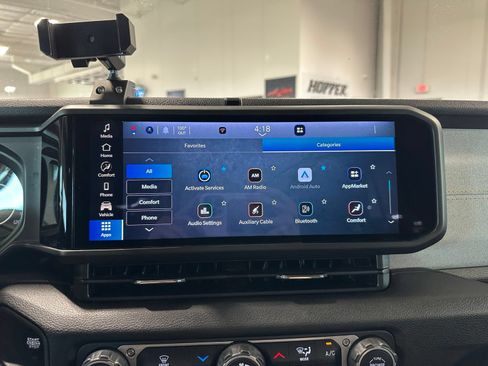 Used 2025 Jeep Gladiator Sport AWD/4WD image 26