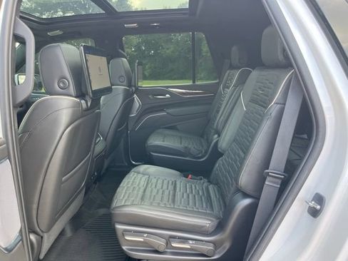 Used 2023 Cadillac Escalade Sport Platinum w/ Heavy-Duty Trailer Package AWD/4WD image 45