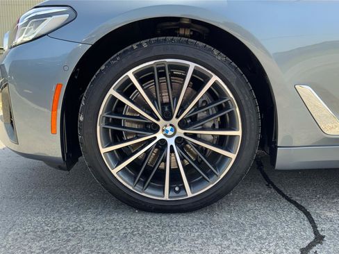 Used 2021 BMW 540i w/ Premium Package RWD image 25