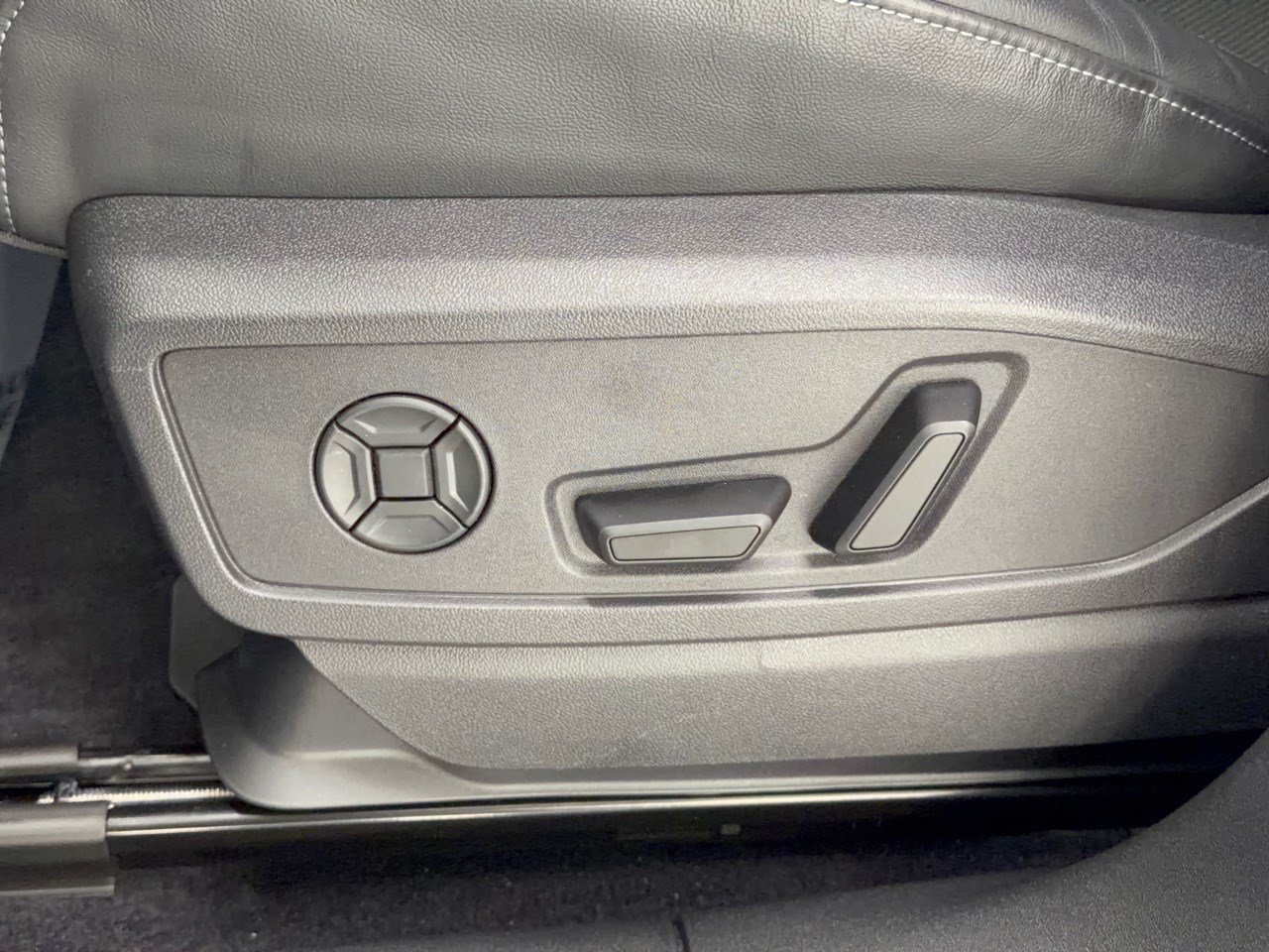 Used 2026 Audi Q5 Premium Plus AWD/4WD image 16