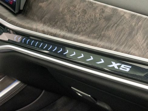 Used 2024 BMW X5 xDrive40i w/ Parking Assistance Package AWD/4WD image 18