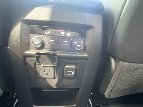 Certified 2023 Chevrolet Traverse RS image 22