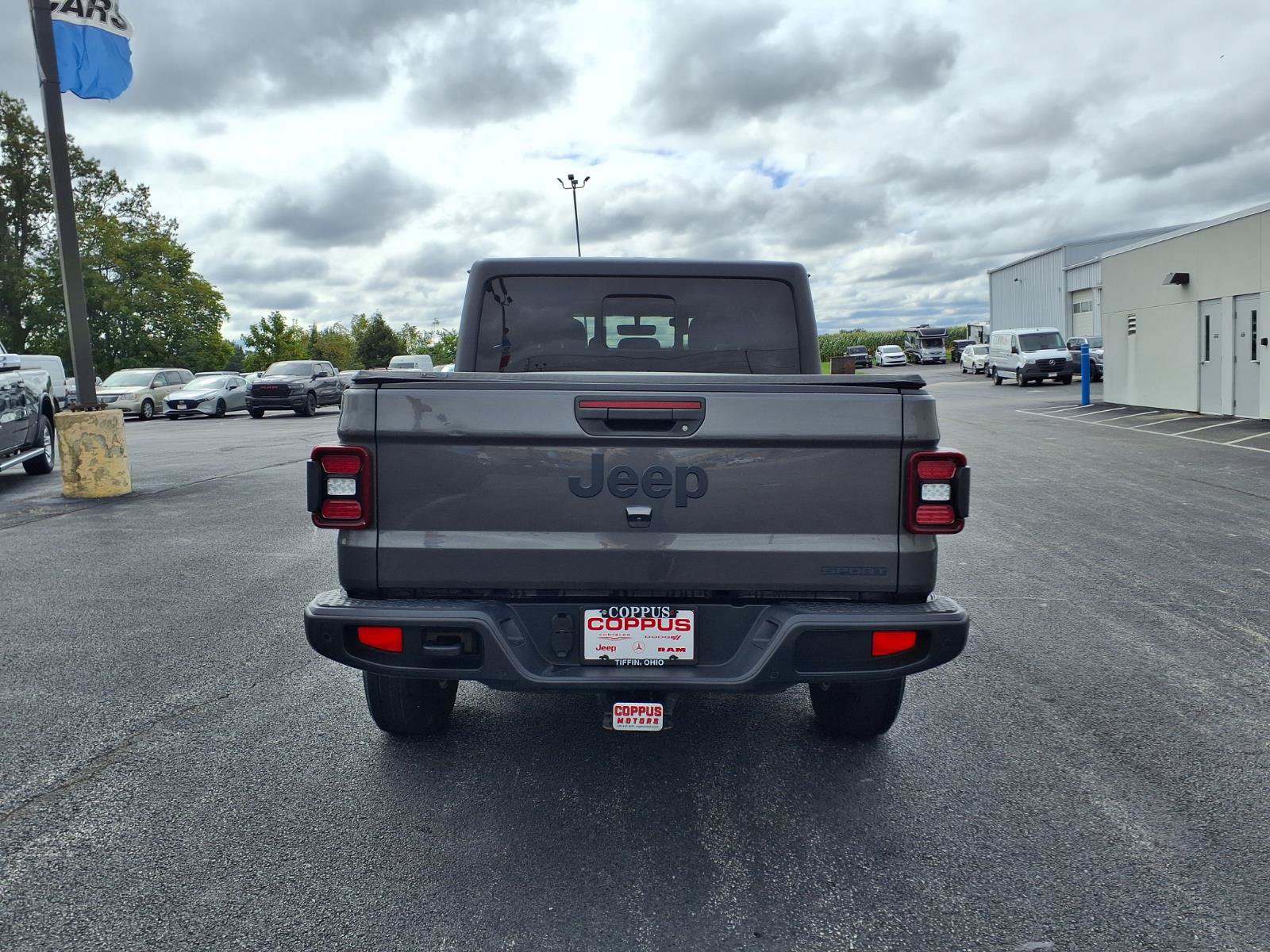 Used 2021 Jeep Gladiator Sport AWD/4WD image 6