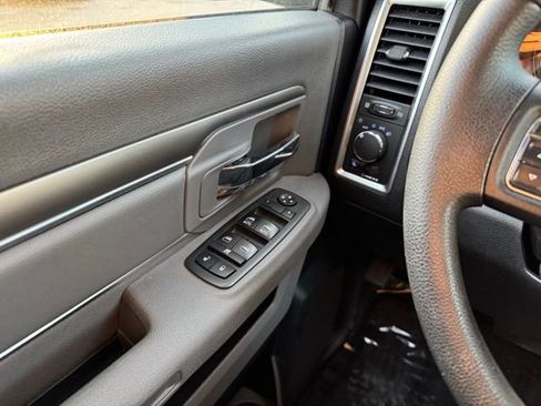 Used 2017 RAM 1500 Classic SLT image 27