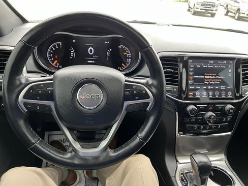 Used 2022 Jeep Grand Cherokee Laredo X image 31