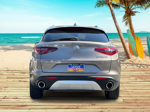 Used 2019 Alfa Romeo Stelvio Base image 5