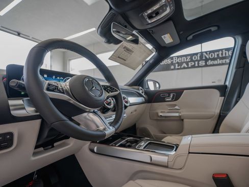 New 2026 Mercedes-Benz GLB 250 4MATIC image 6