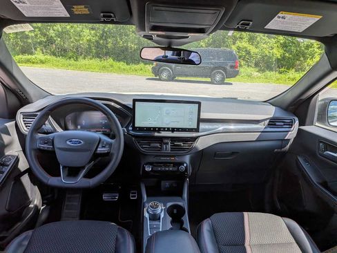 Used 2023 Ford Escape ST-Line AWD/4WD image 17