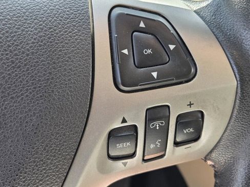 Used 2017 Ford Taurus SEL w/ Equipment Group 201A FWD image 22