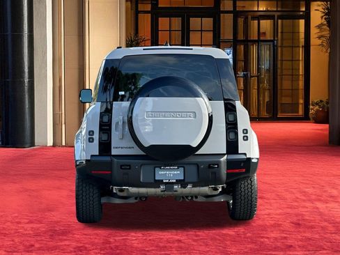 New 2026 Land Rover Defender 110 X-Dynamic SE image 11