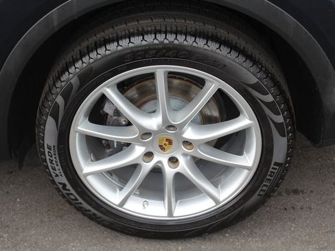 Used 2019 Porsche Cayenne image 29