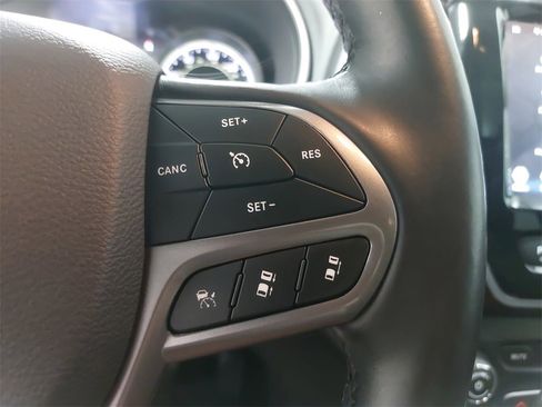 Used 2021 Jeep Cherokee Limited image 18