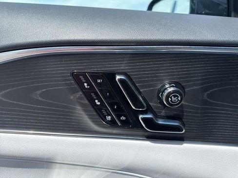 Used 2024 Cadillac Lyriq Luxury AWD/4WD image 14