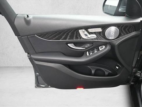 Certified 2018 Mercedes-Benz GLC 300 4MATIC image 19